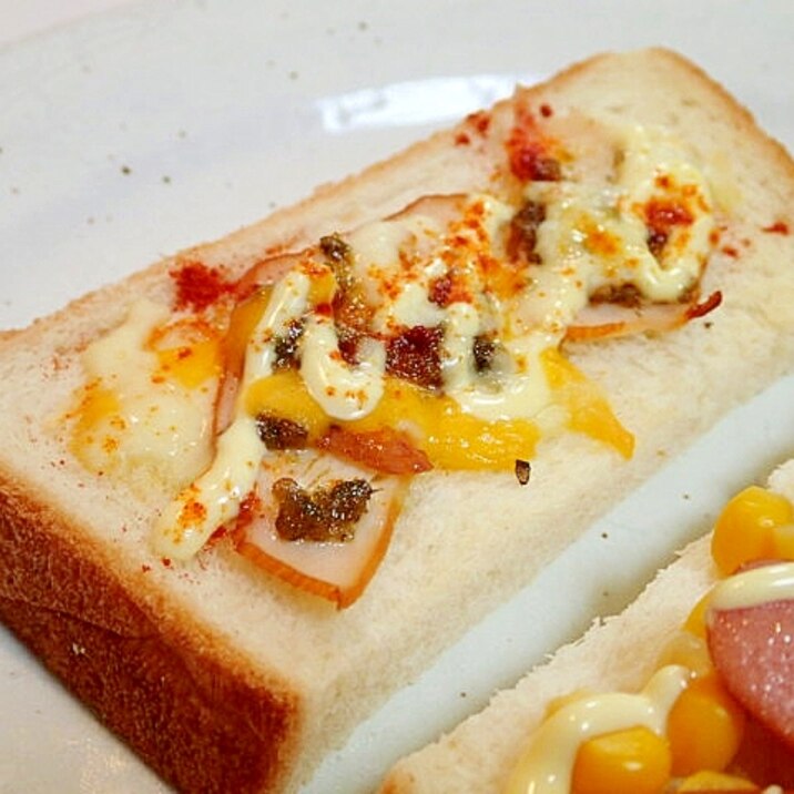バジルソース/マヨで　サラダチキン＆チーズトースト